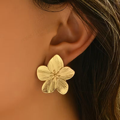 Fashionable Retro Golden Flower Earrings for Women