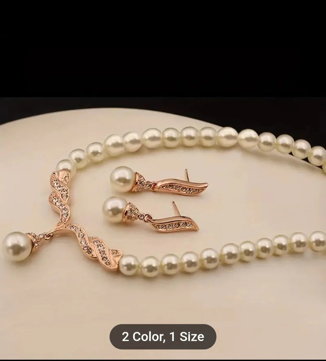 Necklace Set, Including a Pair of Earrings.