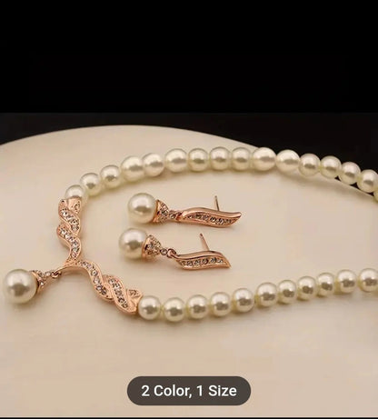 Necklace Set, Including a Pair of Earrings.